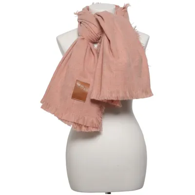 Scarf (Pink) from Nord Acrylic