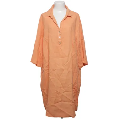 Robe (Orange) de Luxzuz Lin