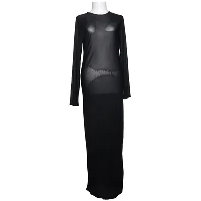 Robe longue (Noir) de Josefine HJ x NA-KD Acétate
