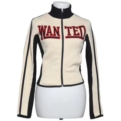 Blouson (Beige, Noir, Rouge) de Bella x About You Acrylique, Coton biologique, Polyester