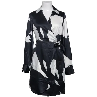Slå-om-kjole (Sort, Hvid) fra ONLY Genanvendt polyester