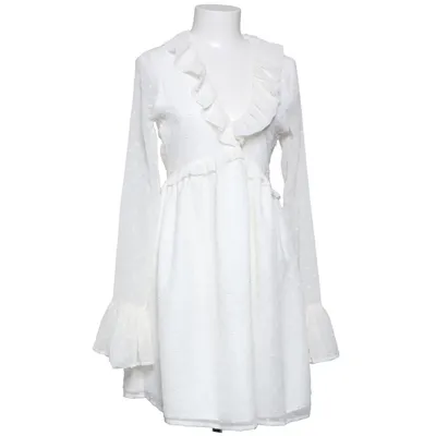 Jurk (Frill Detail LS Dress) van Karo Kauer x NA-KD Polyester
