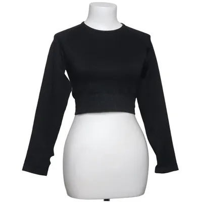 Crop top (Black) from AYBL