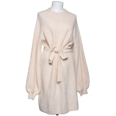 Robe (Tied Waist Knitted Dress) de Karo Kauer x NA-KD Acrylique, Élasthane, Mohair, Polyester, Laine