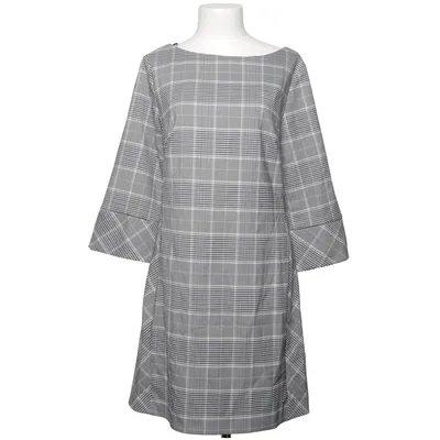 Jurk (Grijs, Wit, Zwart) van H&M Modern Classic Elastaan, Polyester, Viscose