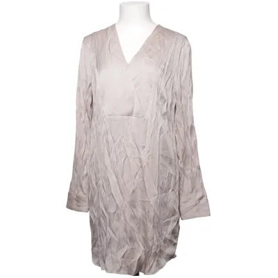 Klänning (Song) från Cut & Pret Polyester, Viskos