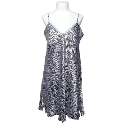 Slip (Black, White) from Okay Polyester