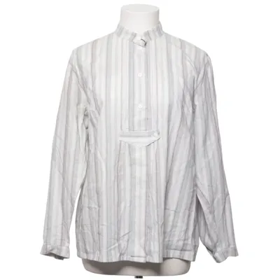 Blouse (Blanc, Gris, Bleu) de Geiger
