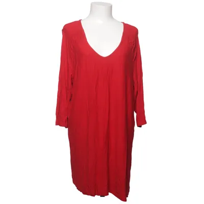 Robe (Rouge) de Janet & Joyce