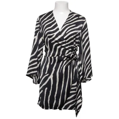 Wrap dress (Black, White)