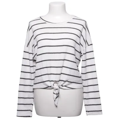 Top (White, Black) from Caution To the Wind