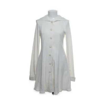 Robe à capuche (Blanc) de Martha Mildred Coton, Élasthane