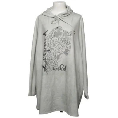 Hoodie (Gray) from Lea H.