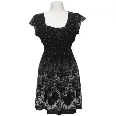 Robe (Noir, Blanc, Multicolore) de New Look Polyester