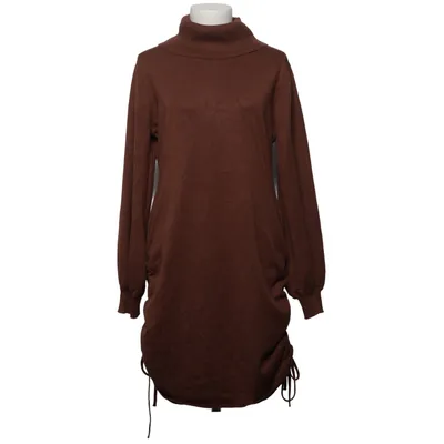 Turtleneck kjole (Brun) fra SBetro