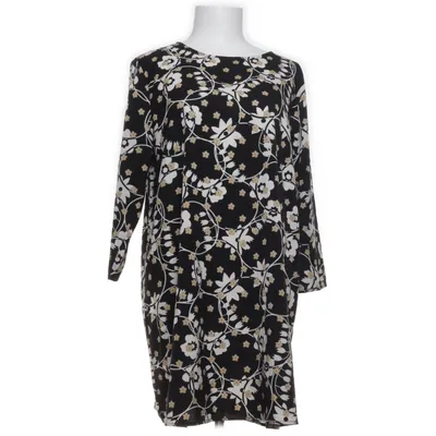 Klänning (Svart, Vit, Beige) från LBC Polyester