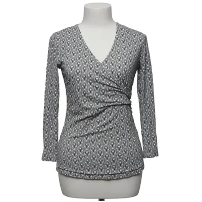 Wickelbluse (Grau, Weiß) von Prêt