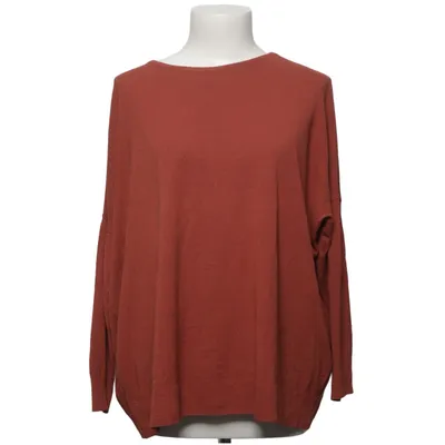 Sweater (Red) from Même Road