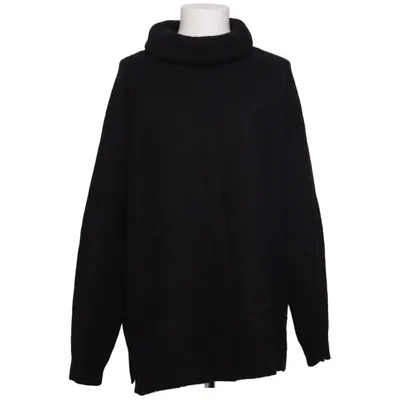 Turtleneck (Black) from Lisa Yang