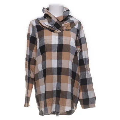 Blouse (Cammie big neck shirt 100399) van Serious Sally Katoen