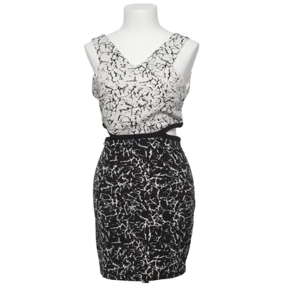 Robe (Noir, Blanc) de Bershka Dressy Collection Élasthane, Polyester