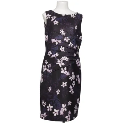 Robe (Noir, Violet, Blanc) de Ivanka Trump
