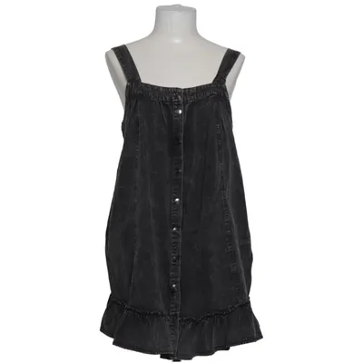 Hängselklänning (Grå) från Noisy May Bomull