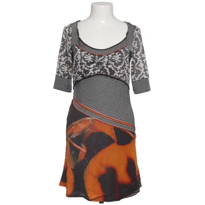 Robe (Noir, Blanc, Orange) de Beate Heymann
