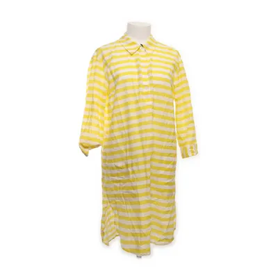 Robe chemise (Jaune, Blanc) de Essentiel Antwerp Coton