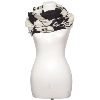 Tube scarf (White, Black) from Disney x Codello Acrylic