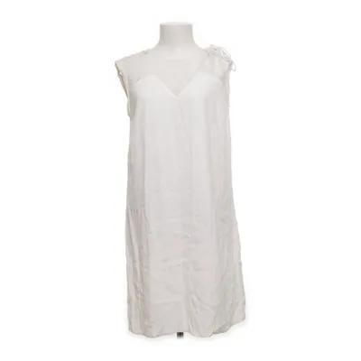 Robe de plage (Blanc) de Aako