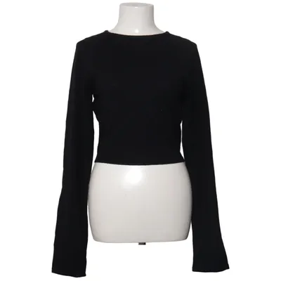 Crop Top (Schwarz) von Josefine HJ x NA-KD