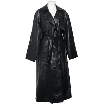 Trenchcoat (Svart) från Josefine HJ x NA-KD Polyuretan