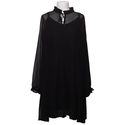 Robe (Noir) de Pernilla Wahlgren Design Polyester
