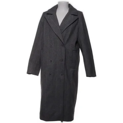 Manteau (Gris) de Josefine HJ x NA-KD Polyester