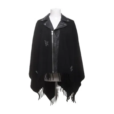 Cape (Poncho à col biker en laine et en cuir d'agneau délicat. Il se distingue par ses studs all over qui apportent un détail féminin et chic à votre tenue. Ce poncho conservera sa tenue et sa beauté saison après saison tout en s'associant aisément à votre garde-robe, pour un look rock signature.) van The Kooples Polyamide, Leer, Wol