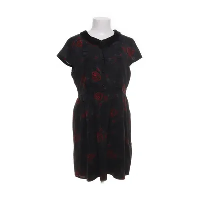 Klänning (Enkel fin miniklänning svart med röda små blonmor. Krage i svart.) från Killstar Elastan, Polyester