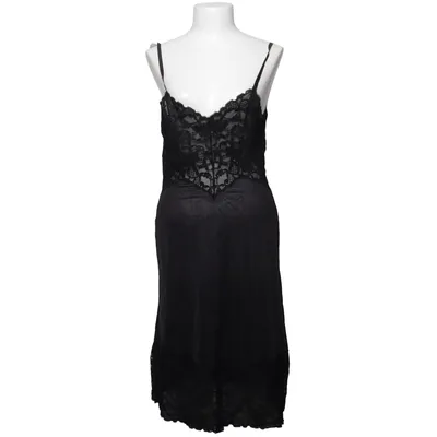 Slip (Black) from Vanity Fair