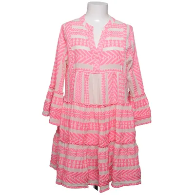 Kjole (Pink, Hvid) fra Devotion Acetat, Alpacauld, Angora, Bomuld, Cupro, Elastan, Linned, Mohair, Nylon, Polyester, Polyurethan, Silke, Viscose