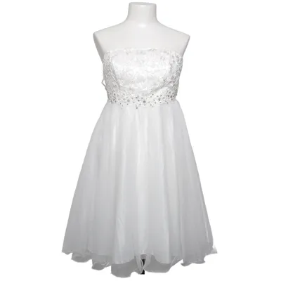 Robe de cocktail (Blanc) de Flowerby Charm's
