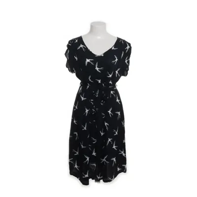 Klänning (Svart, Vit) från 2Hearts Viskos