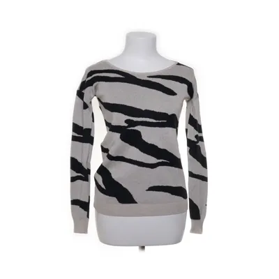 Tröja (Beige, Svart) från Charlotte Russe