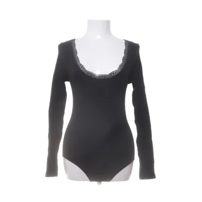 Body (Svart) från Stradivarius