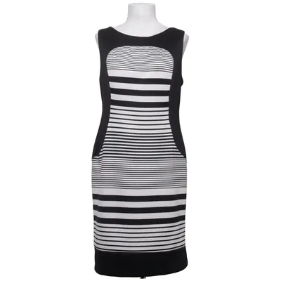 Robe (Noir, Blanc) de Karin Stevens