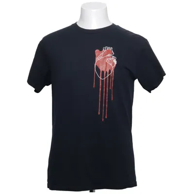 T-shirt (Bleeding Heart) fra Threadless