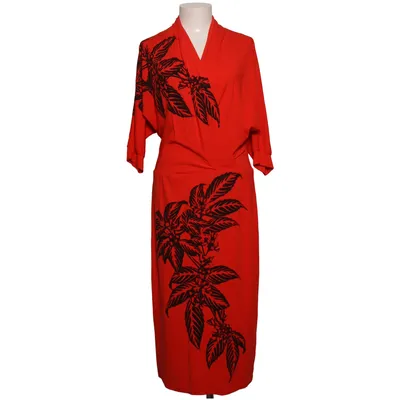 Robe (Rouge, Noir) de Isabel de Pedro