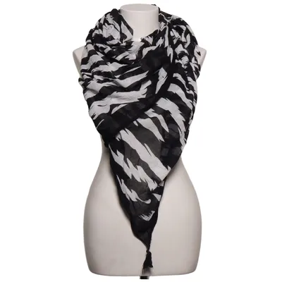 Shawl (Black, White) from Cellbes