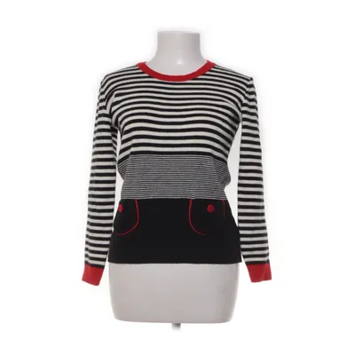 Pull-over (Gris, Blanc, Rouge) de Un Jour Ailleurs