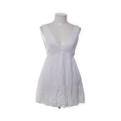 Klänning (Vit) från Pull & Bear Viskos