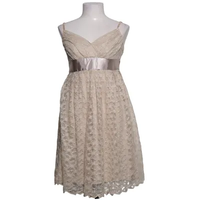 Robe de cocktail (Beige) de Necessary Objects Polyester